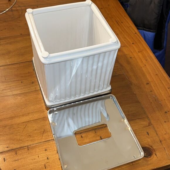 Tissue Box ☃️Holder Fieldcreat Model - no longer made - Picture 2 of 2